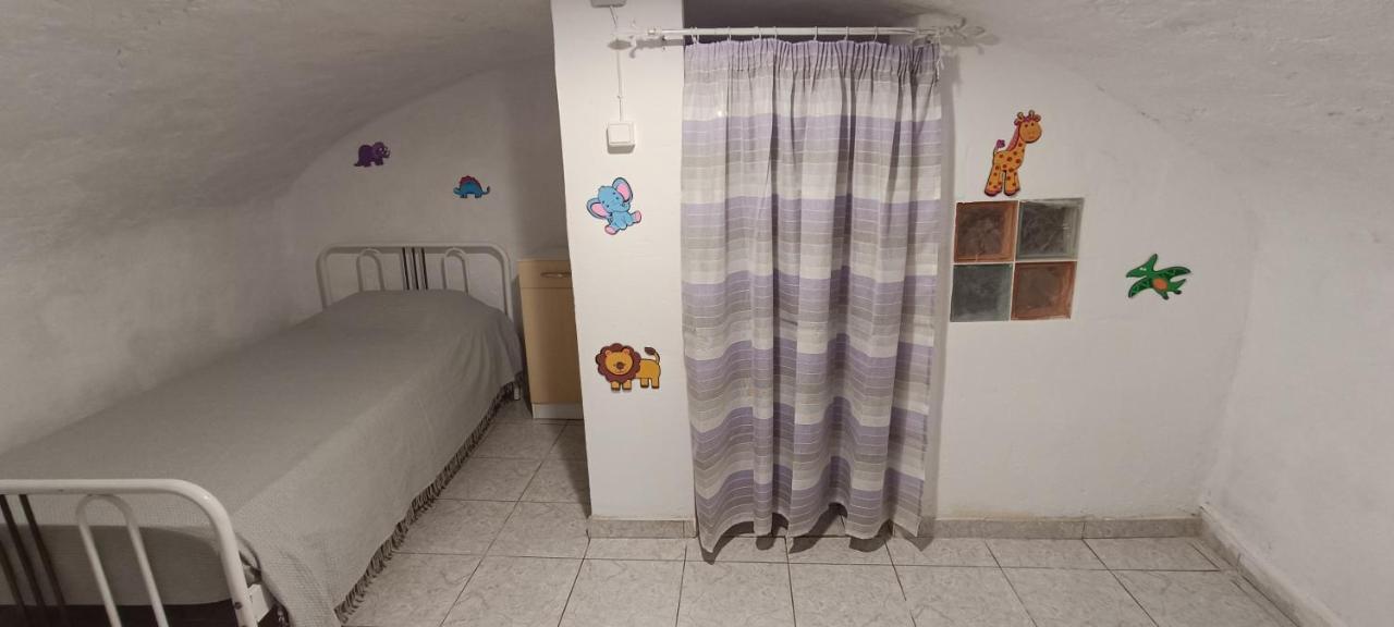 Comfortable And Spacious Stone Traditional Apartment La Canea Esterno foto