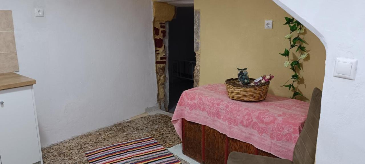 Comfortable And Spacious Stone Traditional Apartment La Canea Esterno foto
