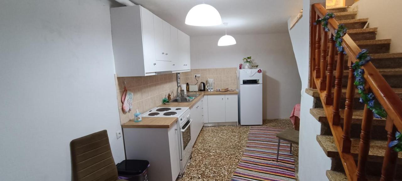 Comfortable And Spacious Stone Traditional Apartment La Canea Esterno foto